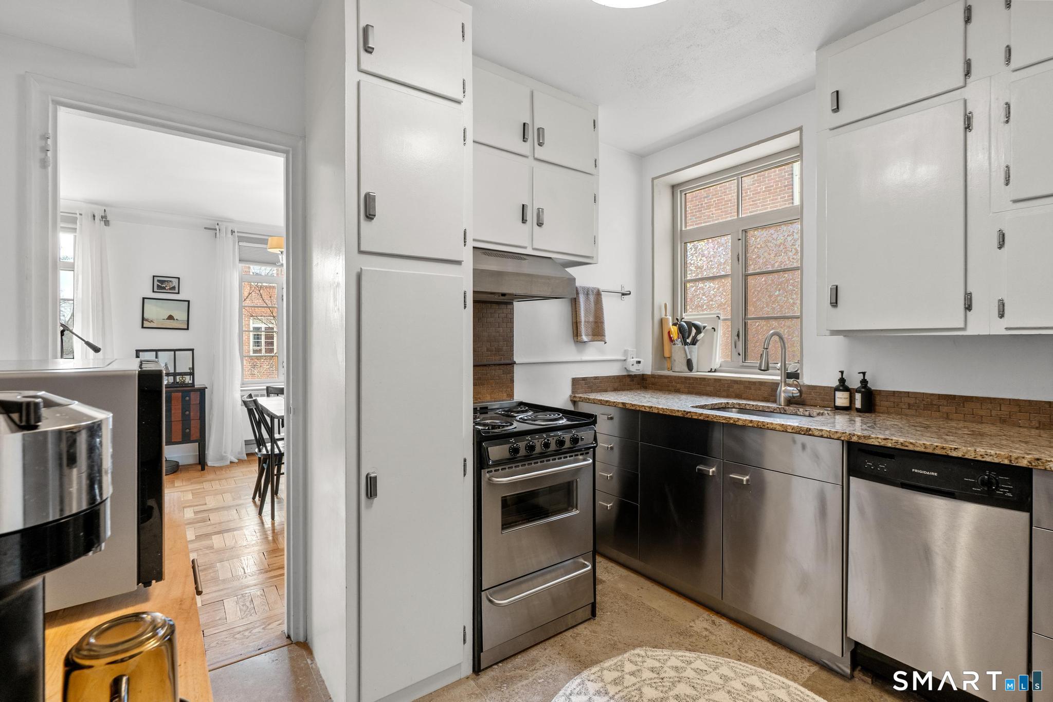 869 Farmington Avenue West Hartford CT 06119
