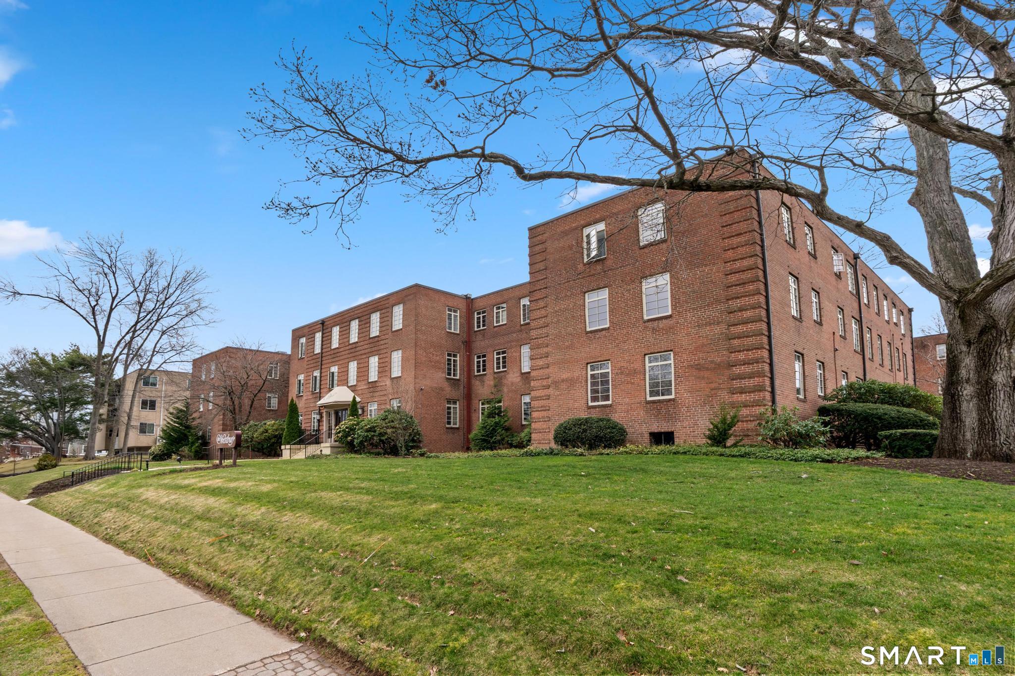 869 Farmington Avenue West Hartford CT 06119