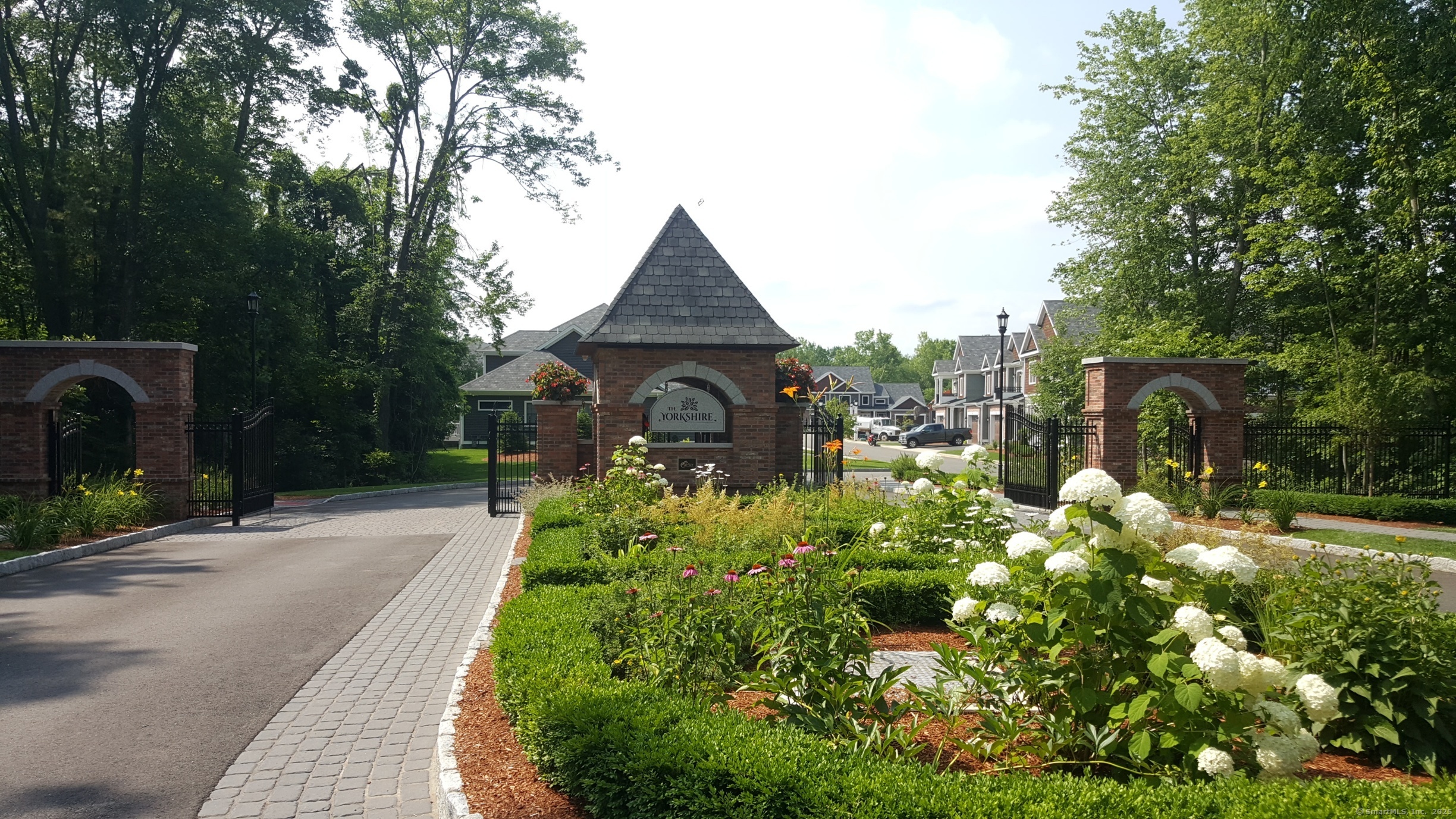 1 Yorkshire Court Farmington CT 06032