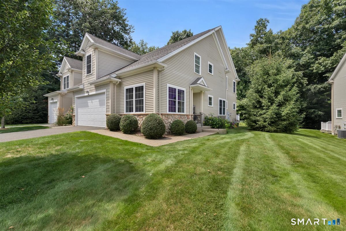 105 Turtlebrook Lane Bristol CT 06010
