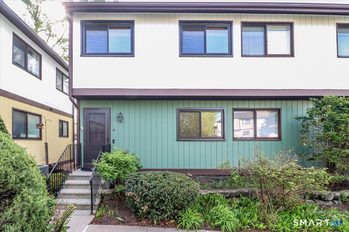 27 Crows Nest Lane Danbury CT 06810