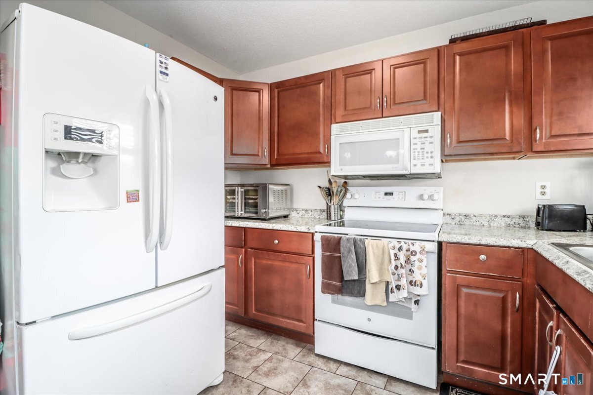 27 Crows Nest Lane Danbury CT 06810