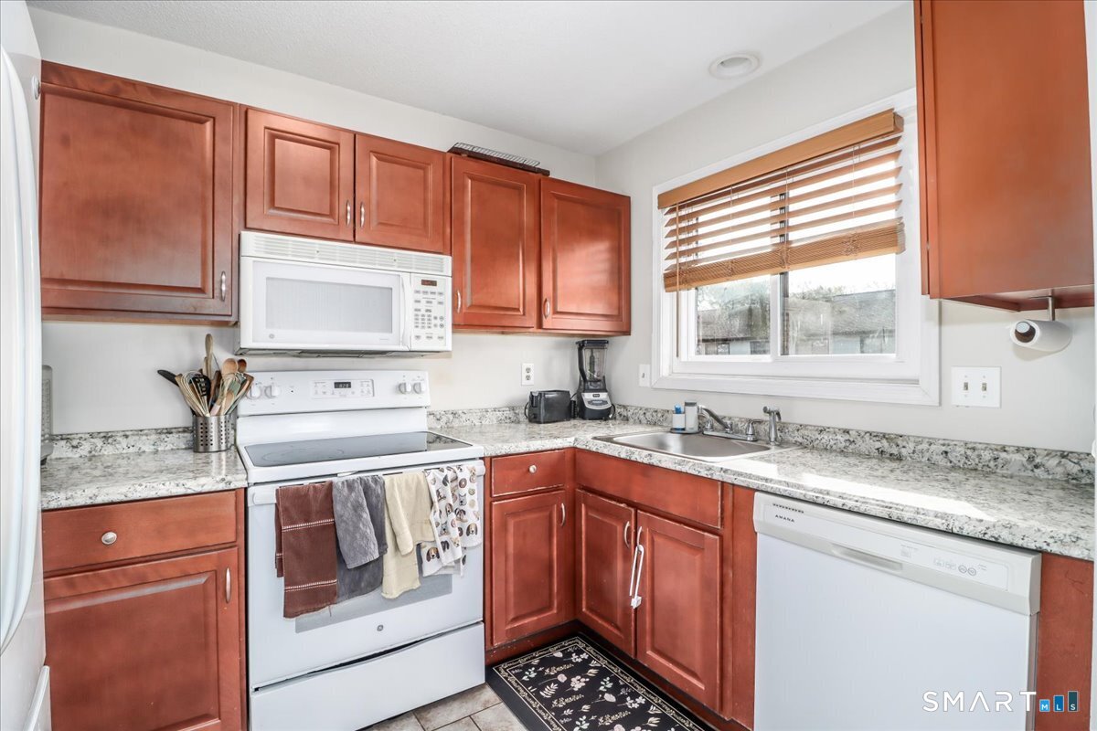27 Crows Nest Lane Danbury CT 06810