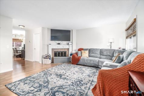 27 Crows Nest Lane Danbury CT 06810