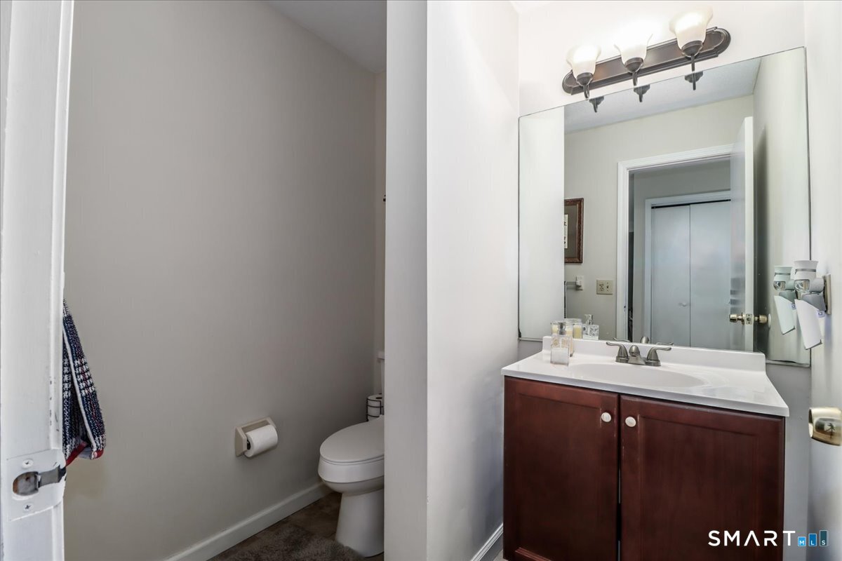 27 Crows Nest Lane Danbury CT 06810