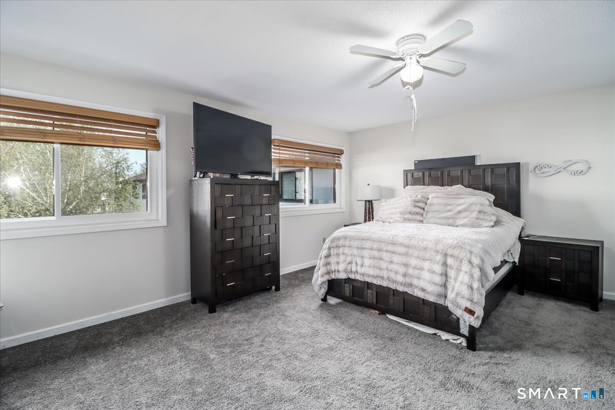 27 Crows Nest Lane Danbury CT 06810