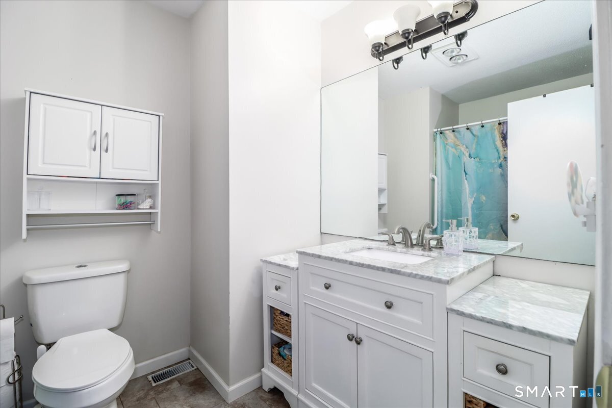 27 Crows Nest Lane Danbury CT 06810
