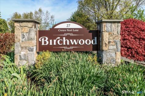 27 Crows Nest Lane Danbury CT 06810