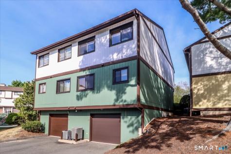 27 Crows Nest Lane Danbury CT 06810