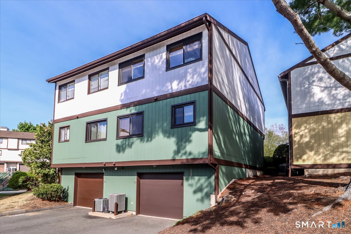 27 Crows Nest Lane Danbury CT 06810