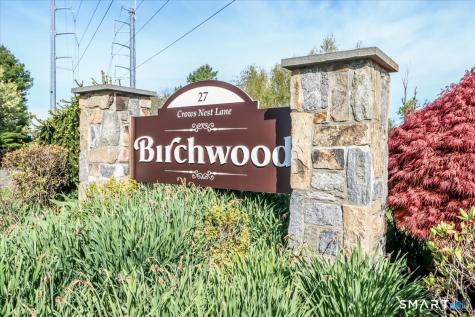 27 Crows Nest Lane Danbury CT 06810
