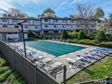 27 Crows Nest Lane Danbury CT 06810