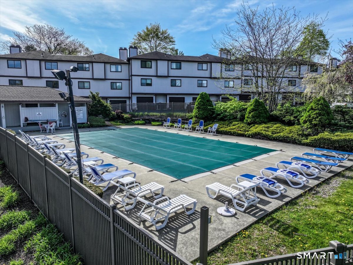 27 Crows Nest Lane Danbury CT 06810