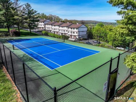 27 Crows Nest Lane Danbury CT 06810