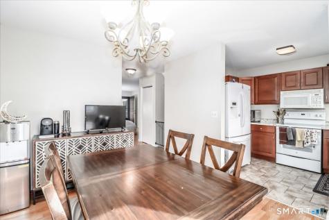 27 Crows Nest Lane Danbury CT 06810