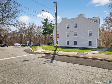 82 Sunset Street Waterford CT 06385