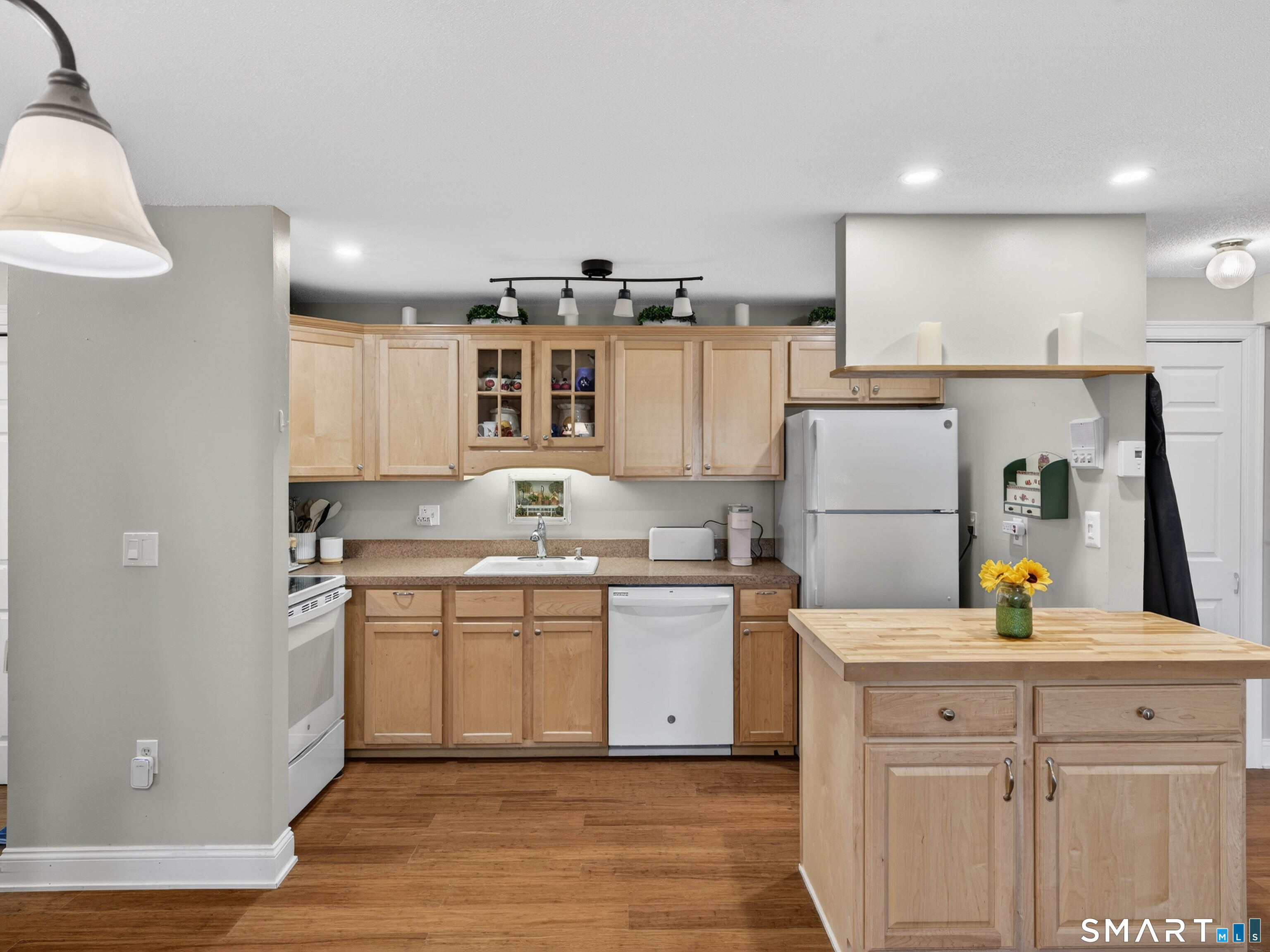82 Sunset Street Waterford CT 06385