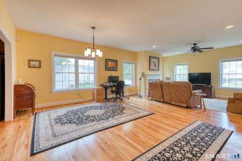 9 Chapman Chase Windsor Locks CT 06096