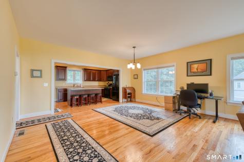 9 Chapman Chase Windsor Locks CT 06096