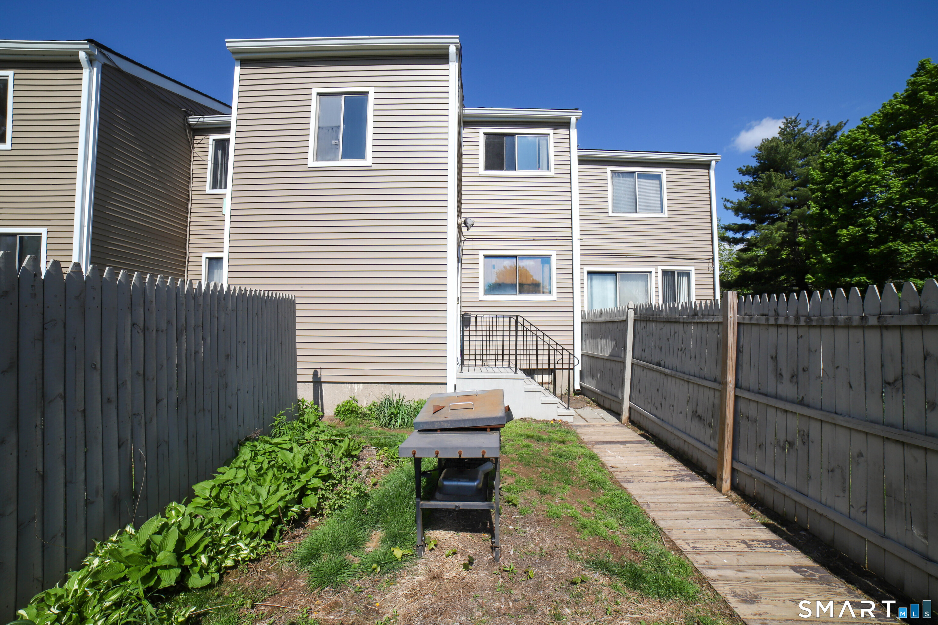 6 Sterling Village Meriden CT 06450