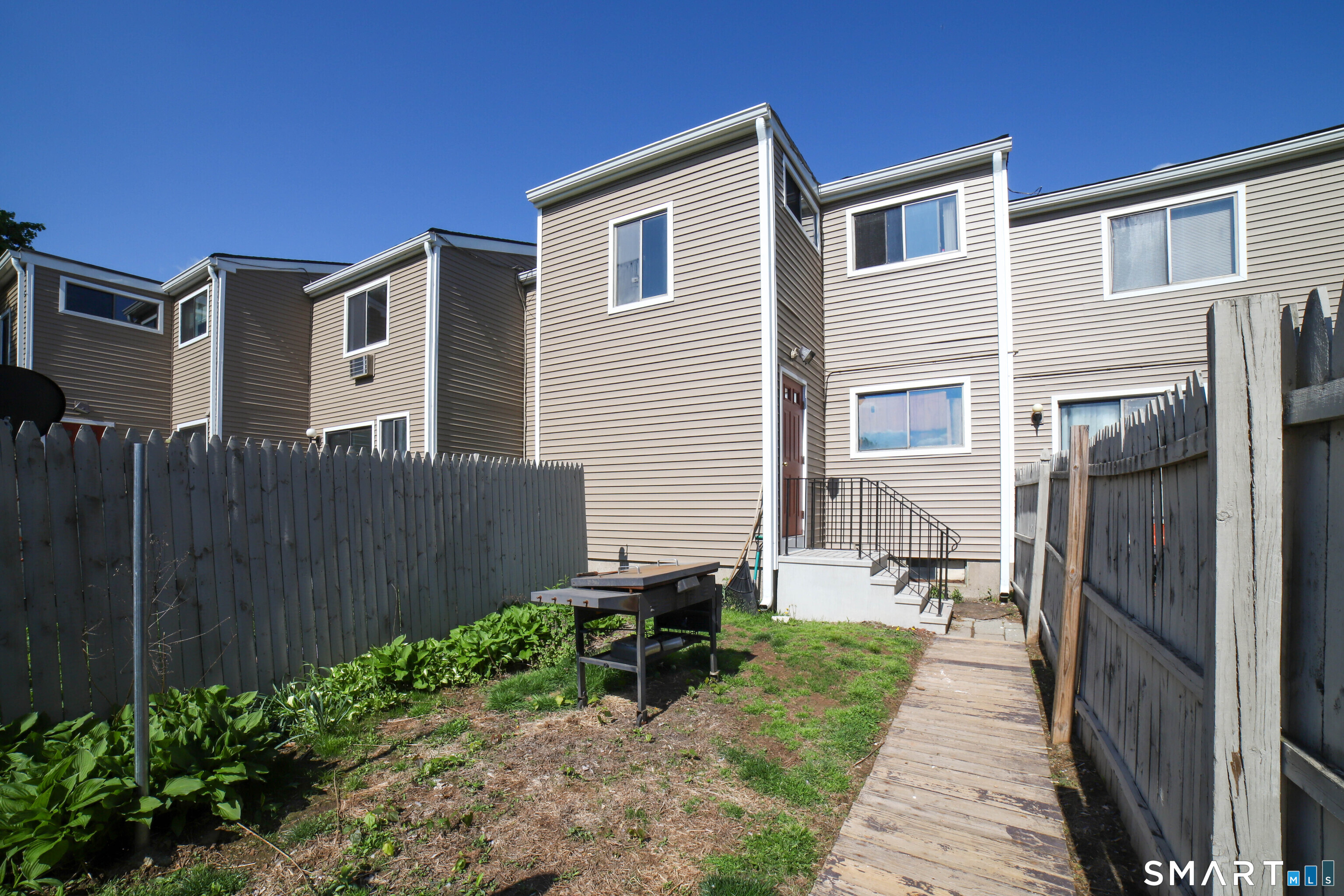 6 Sterling Village Meriden CT 06450
