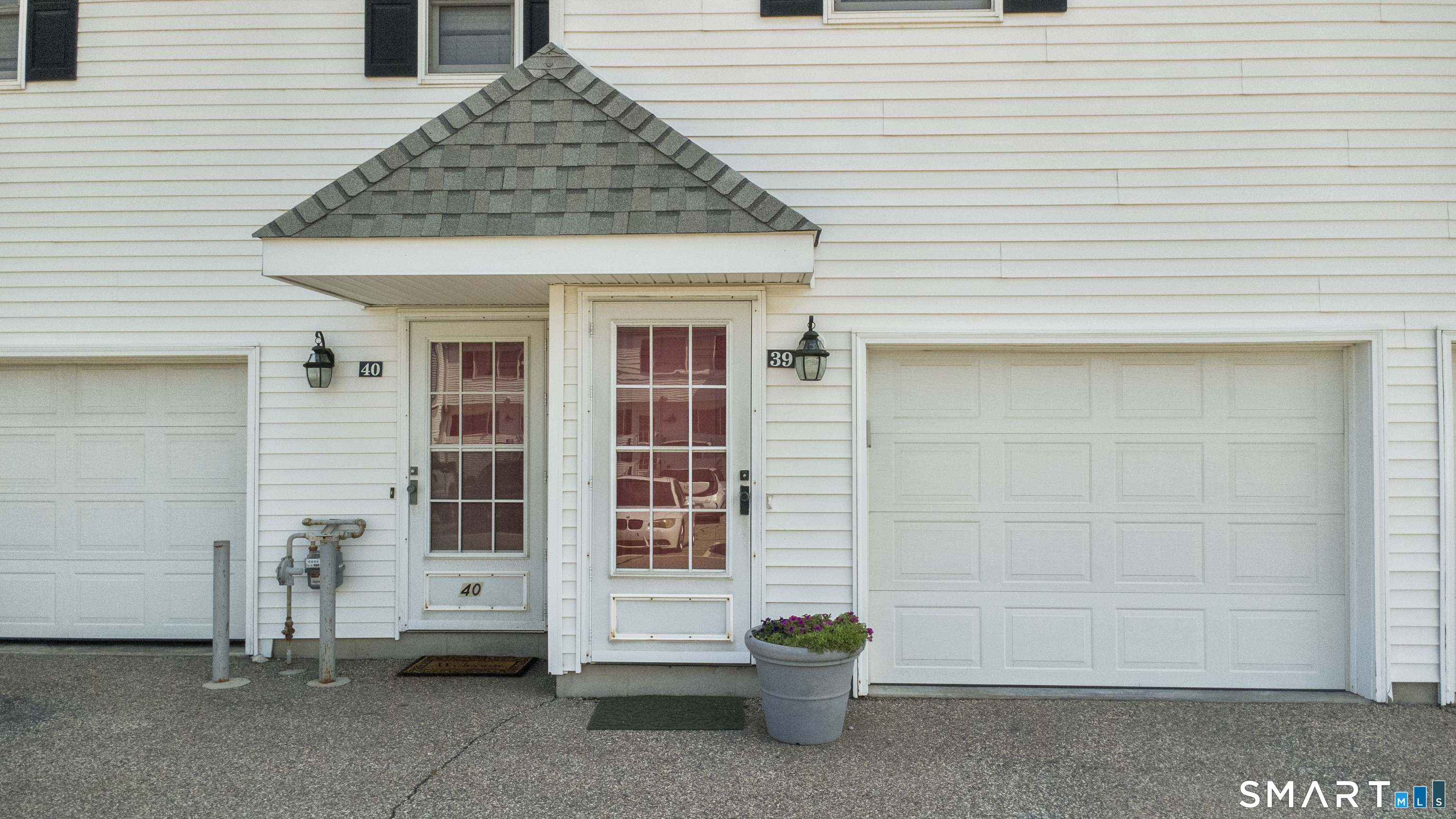 39 Commodore Commons Derby CT 06418