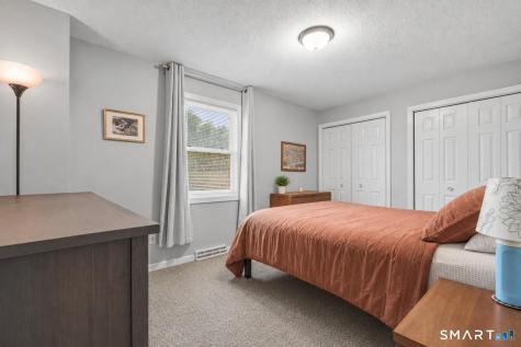 39 Commodore Commons Derby CT 06418