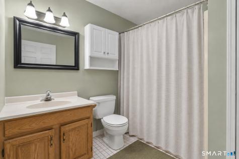 39 Commodore Commons Derby CT 06418