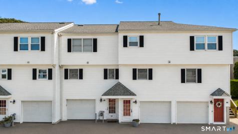 39 Commodore Commons Derby CT 06418