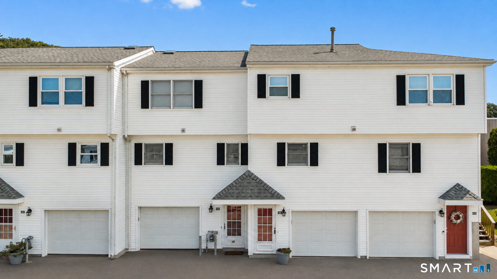39 Commodore Commons Derby CT 06418