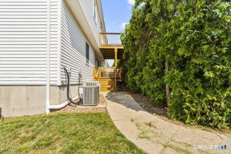 39 Commodore Commons Derby CT 06418