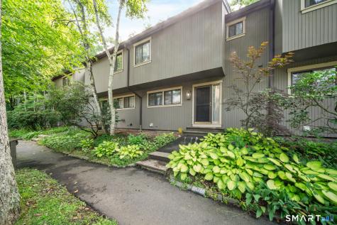 8 Woods Way Woodbury CT 06798