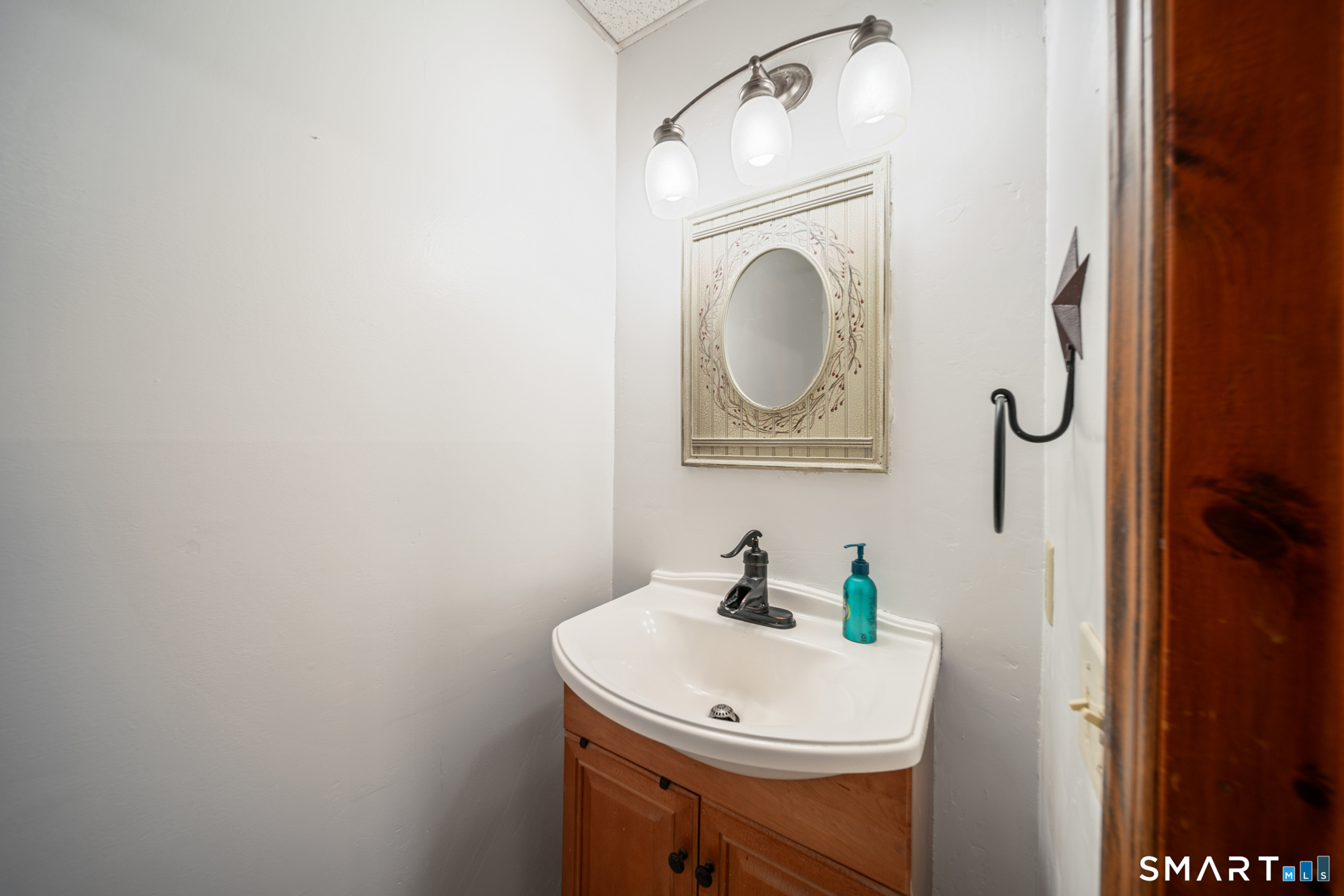 8 Woods Way Woodbury CT 06798