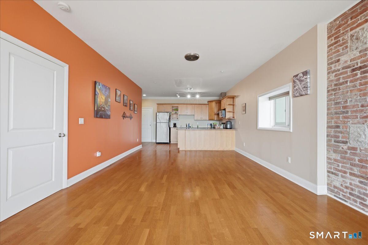 586 West Thames Street Norwich CT 06360