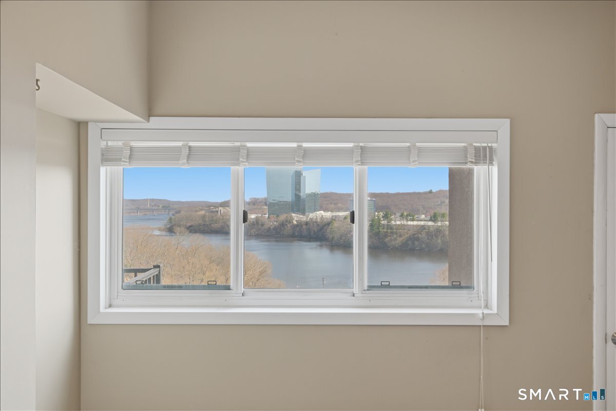 586 West Thames Street Norwich CT 06360