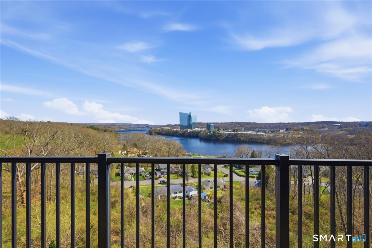 586 West Thames Street Norwich CT 06360