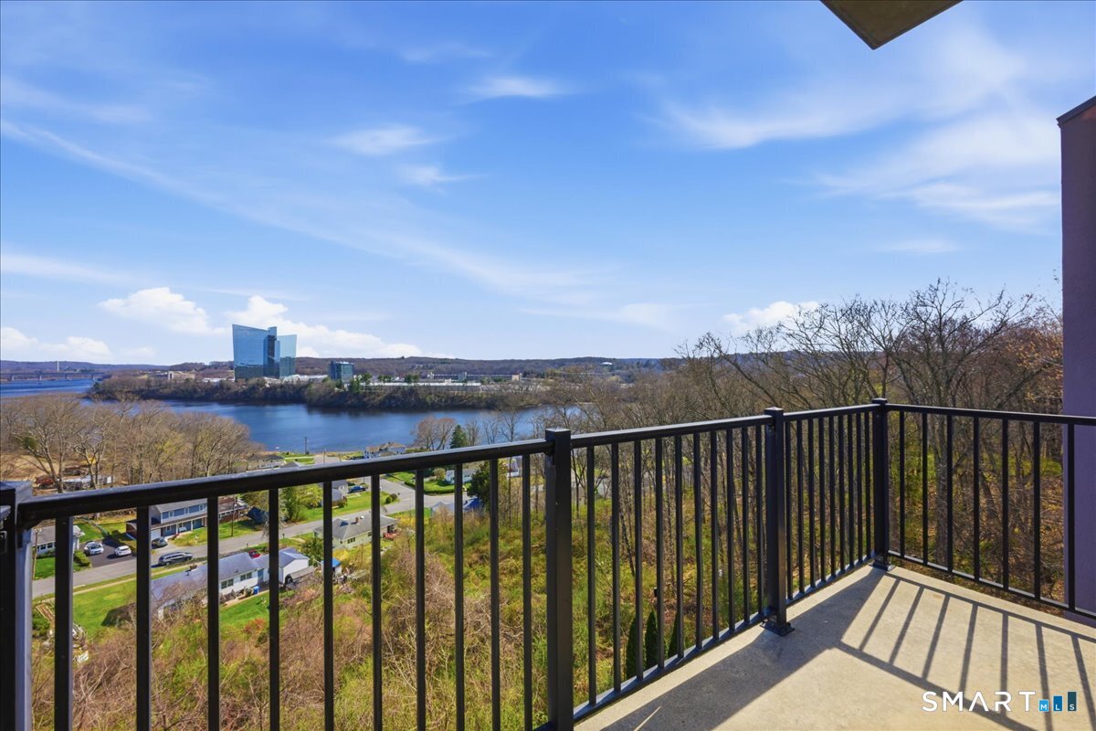 586 West Thames Street Norwich CT 06360