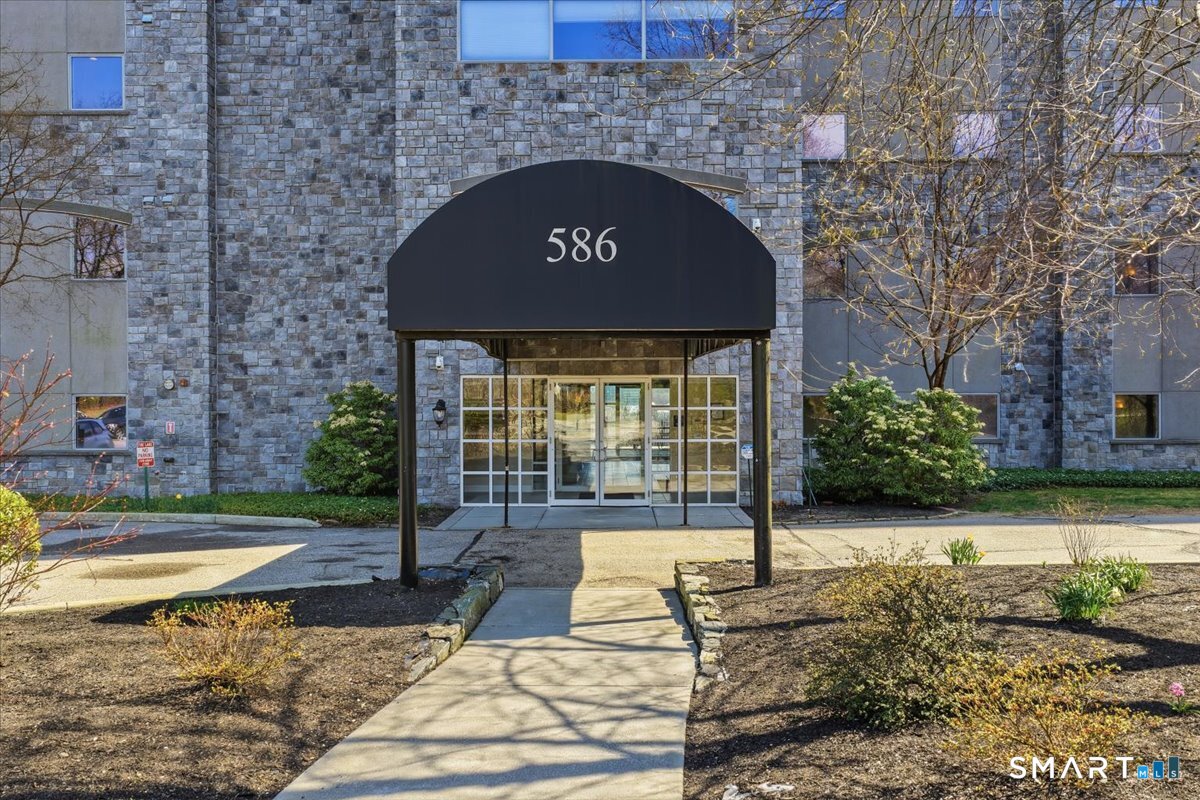 586 West Thames Street Norwich CT 06360