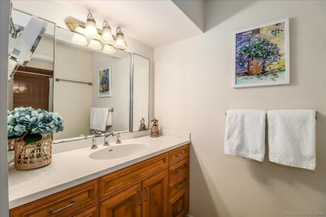 25 Heritage Crest Southbury CT 06488