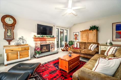 25 Heritage Crest Southbury CT 06488