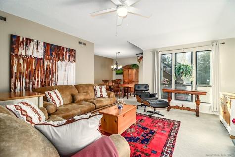 25 Heritage Crest Southbury CT 06488