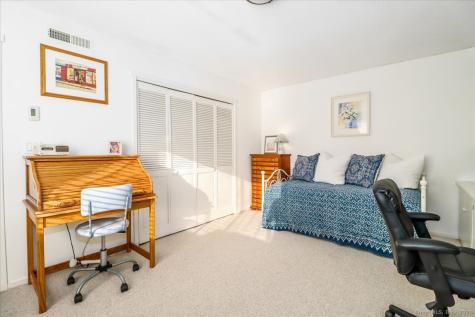 25 Heritage Crest Southbury CT 06488
