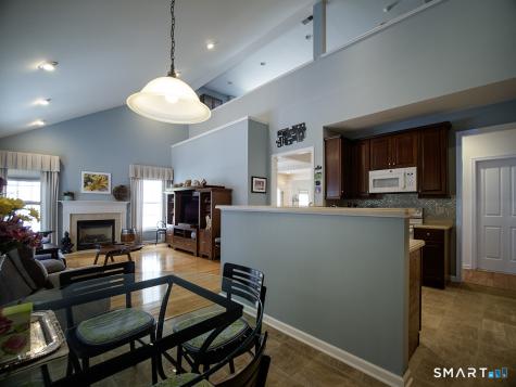 3 Wadsworth Lane Cheshire CT 06410