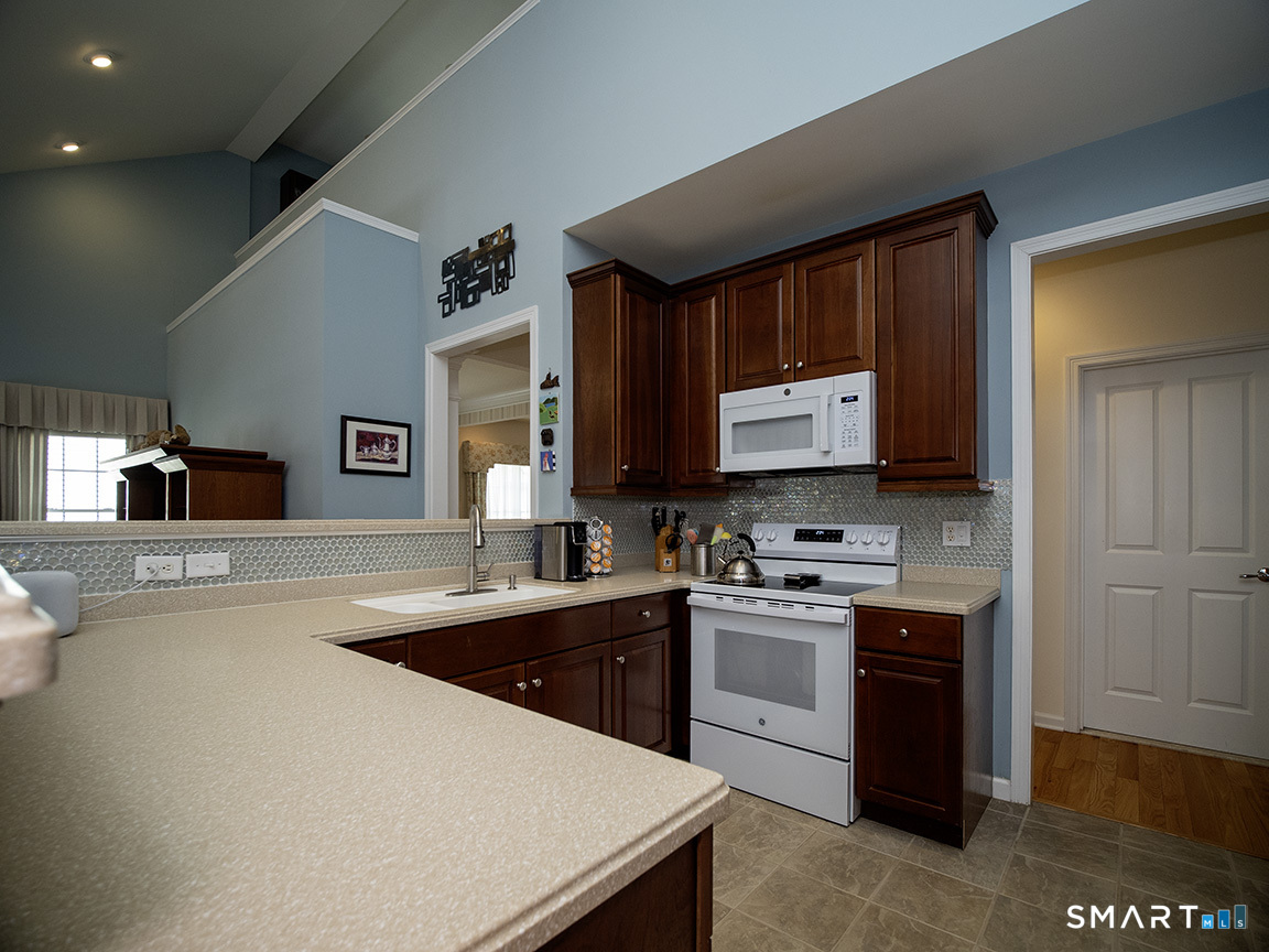 3 Wadsworth Lane Cheshire CT 06410