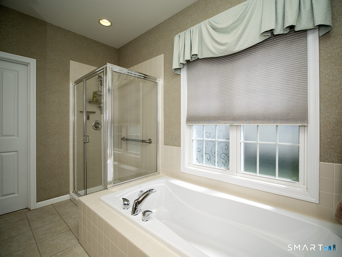 3 Wadsworth Lane Cheshire CT 06410