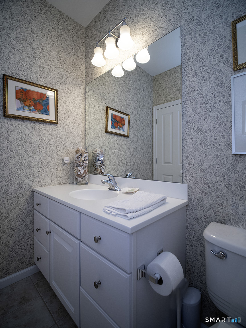 3 Wadsworth Lane Cheshire CT 06410