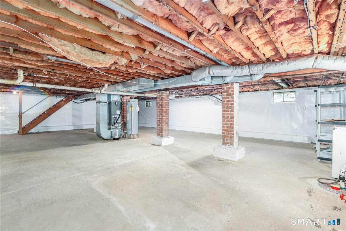 2437 Bedford Street Stamford CT 06905