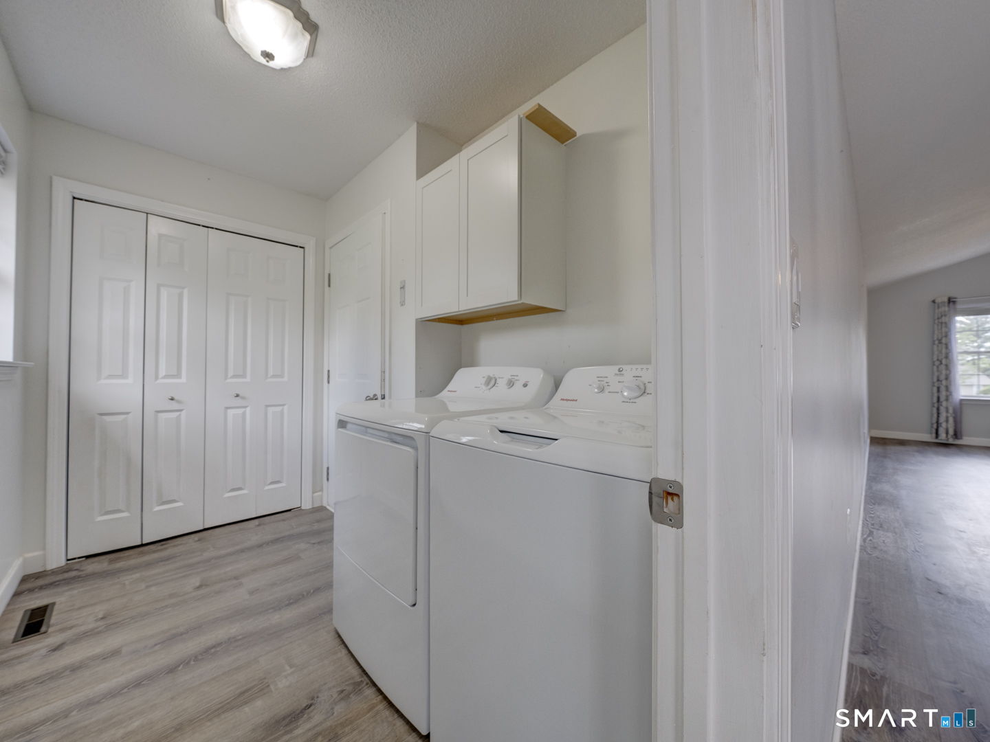 6 Vista View Drive South Windsor CT 06074