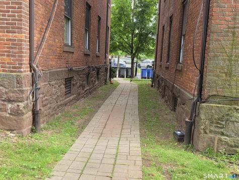 68-70 Morris Street Hartford CT 06114