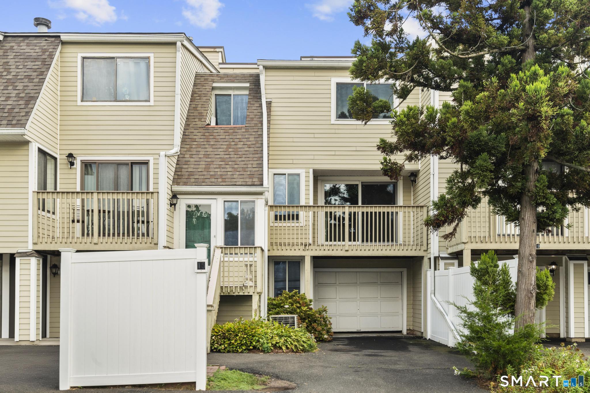 15 Peddlars Drive Branford CT 06405
